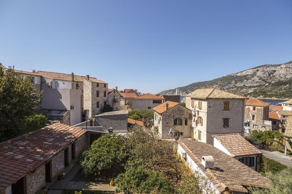 Apartman Jurica Komiža Exterior foto